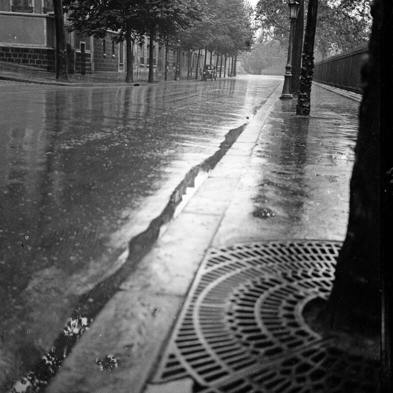 Sous la pluie à Paris