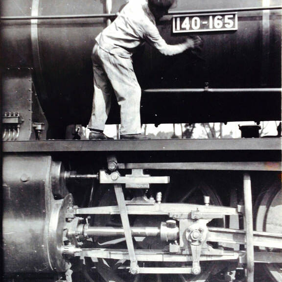 Nettoyage de la locomotive du train